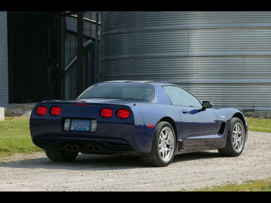  Chevrolet Corvette Z06 CE 2004 года  (фото 6 из 13)